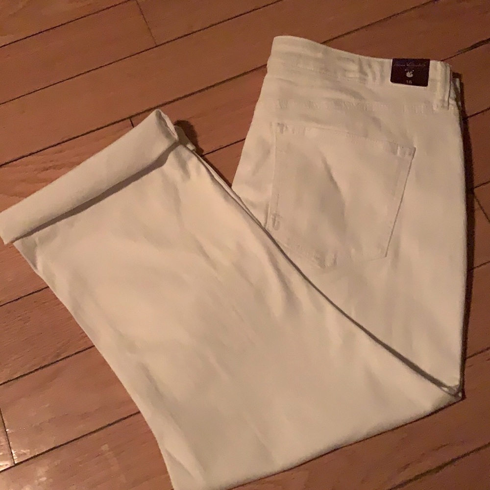 Gloria Vanderbilt white stretch jeans NWT